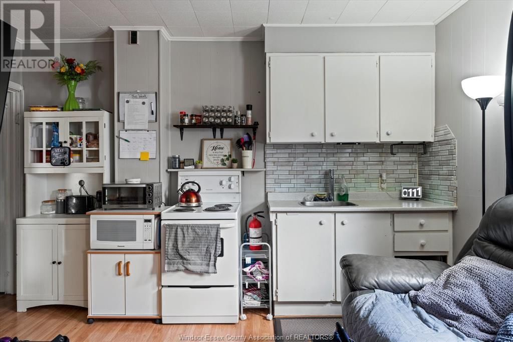1135 ALBERT ROAD Image 13