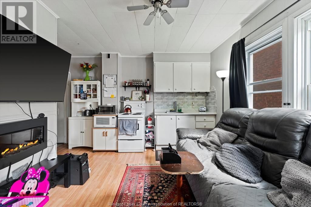 1135 ALBERT ROAD Image 14