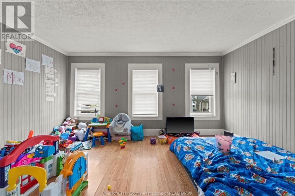 1135 ALBERT ROAD Image 23