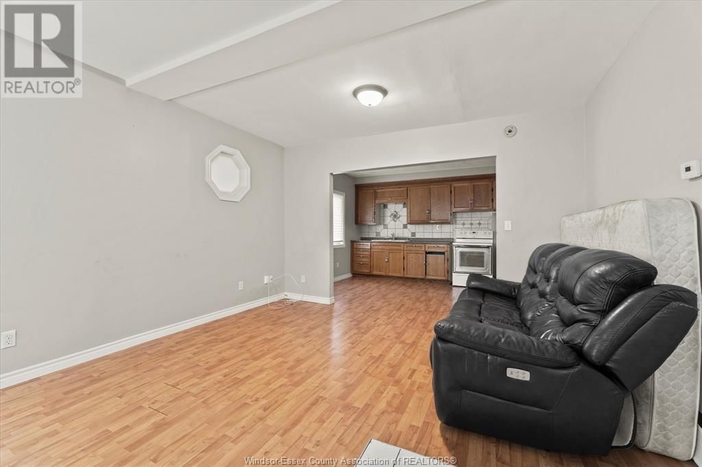 1135 ALBERT ROAD Image 6
