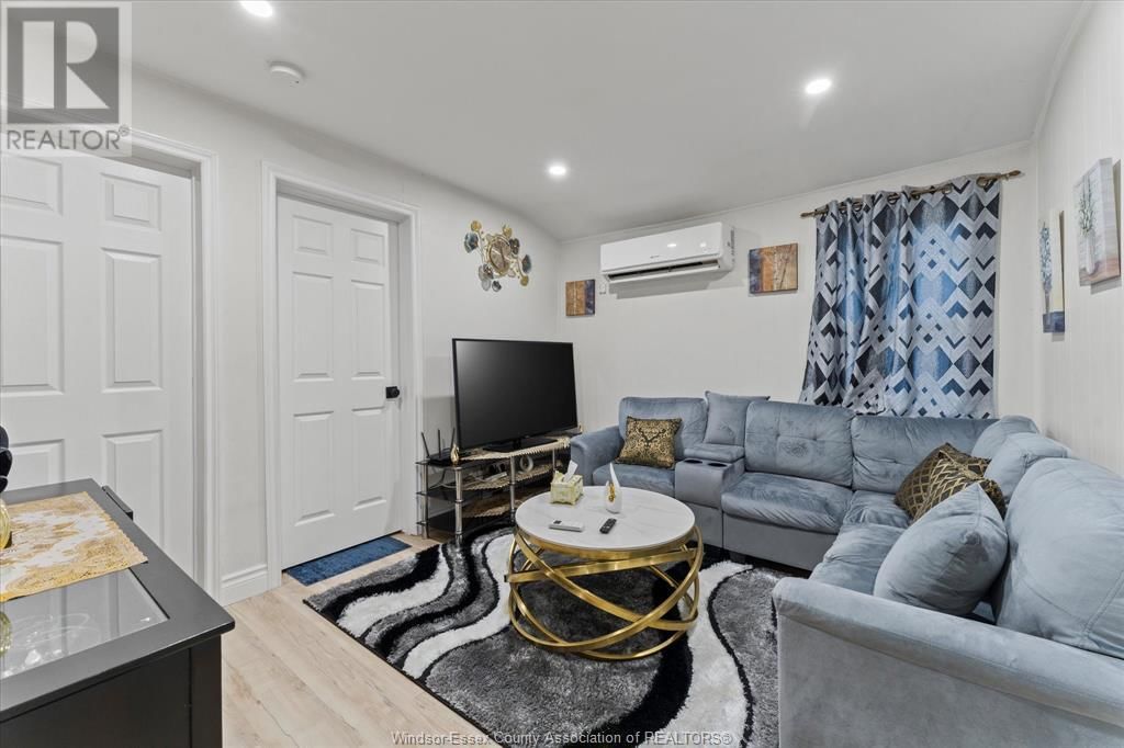 440 PARENT AVENUE Image 24