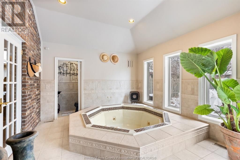 3940 VILLA BORGHESE DRIVE Image 21
