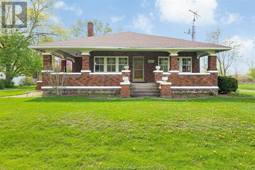 1011 MCCAIN SIDEROAD Image 1