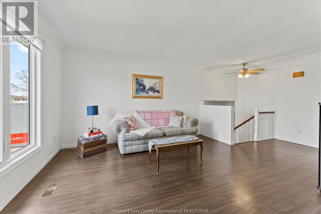 7149 WILLIAM STREET Image 10
