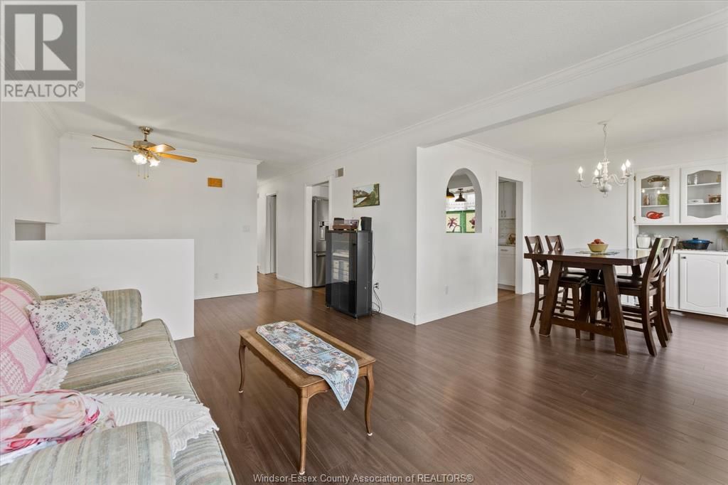 7149 WILLIAM STREET Image 9