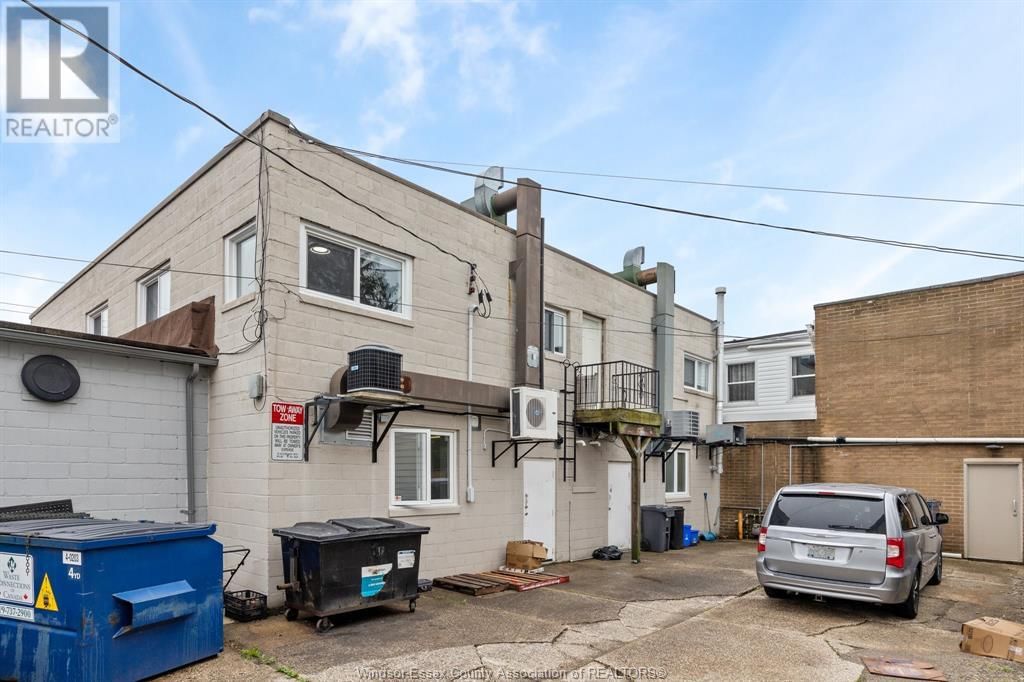 5550-60 WYANDOTTE STREET EAST Image 38