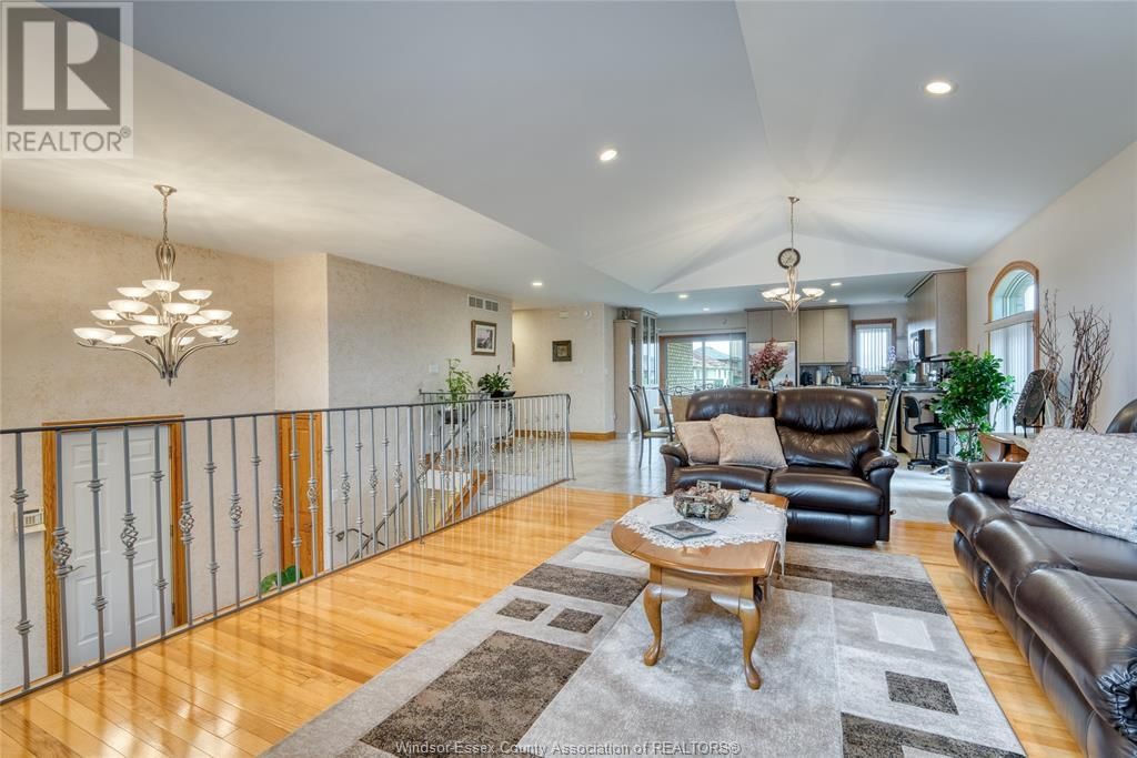 10859 MANCROFT Image 10