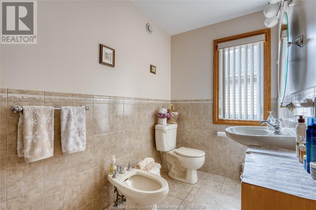 10859 MANCROFT Image 13