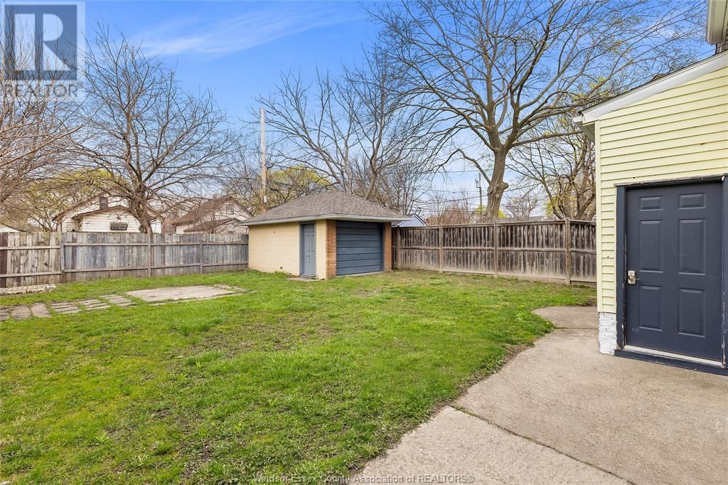 845 BRIDGE AVENUE Image 25