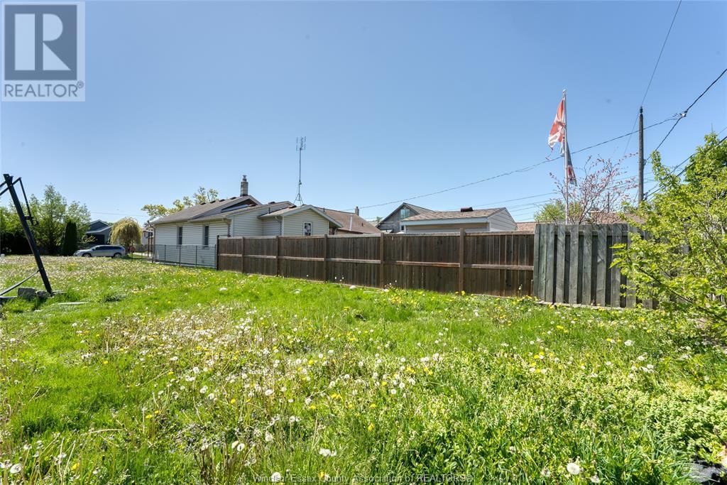 768 CHARLOTTE Image 11