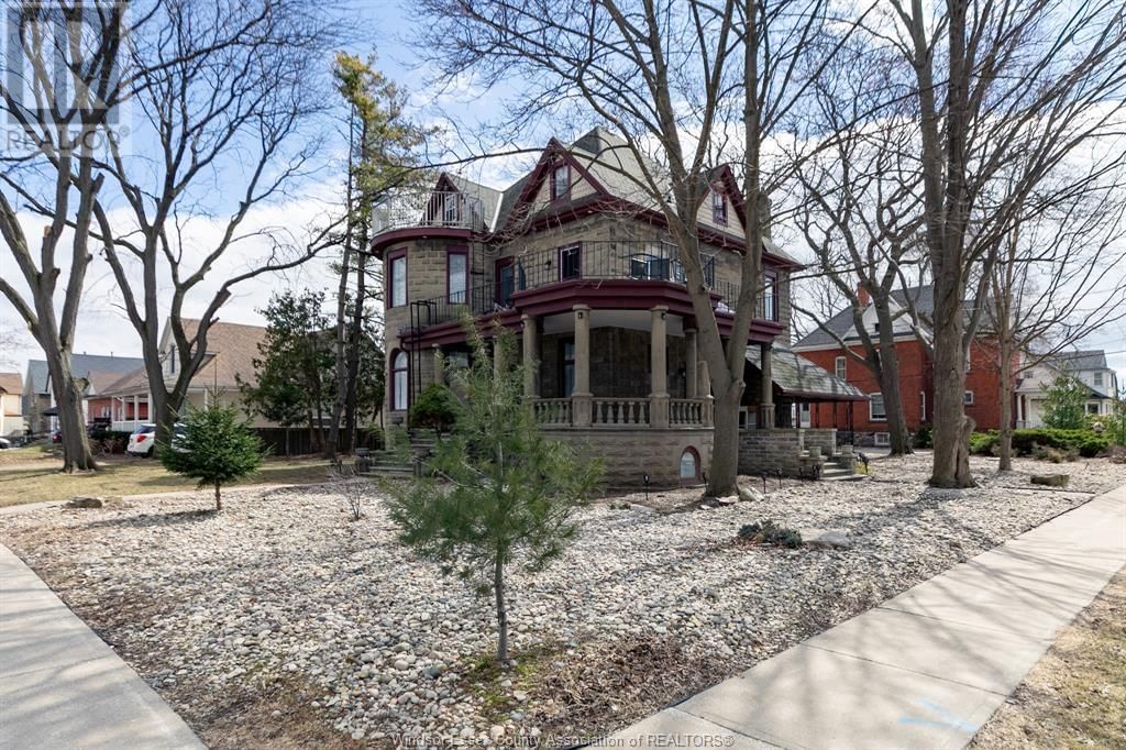 18 CLARK STREET EAST Image 2