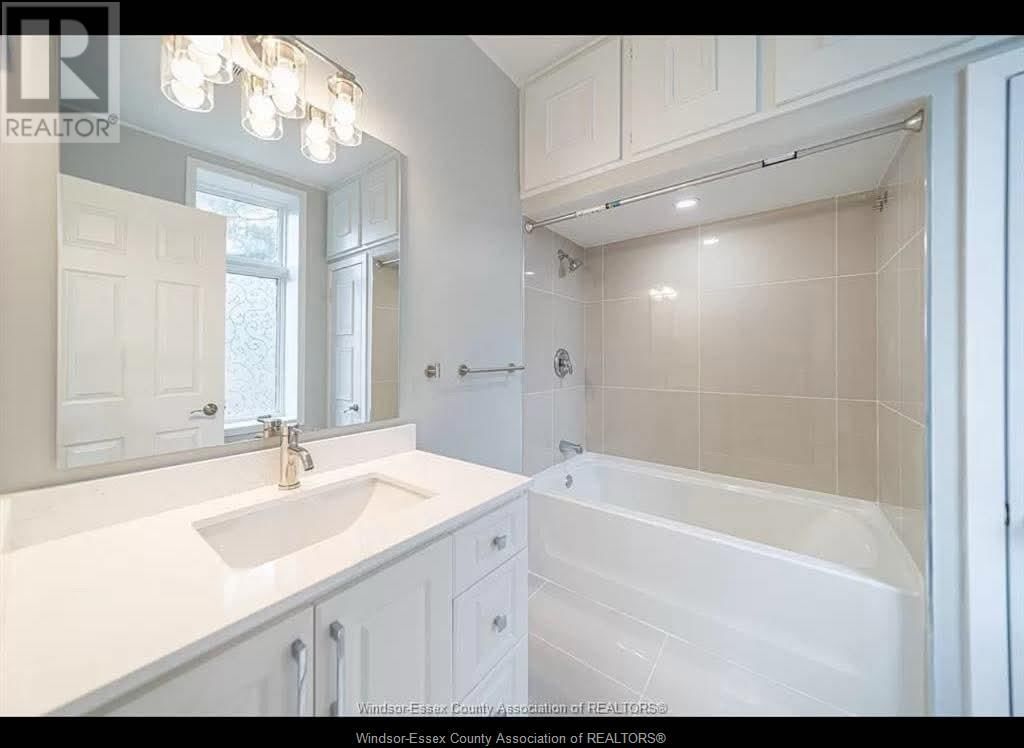 18 CLARK STREET EAST Image 5