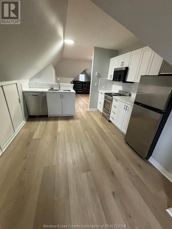 18 CLARK STREET EAST Image 9