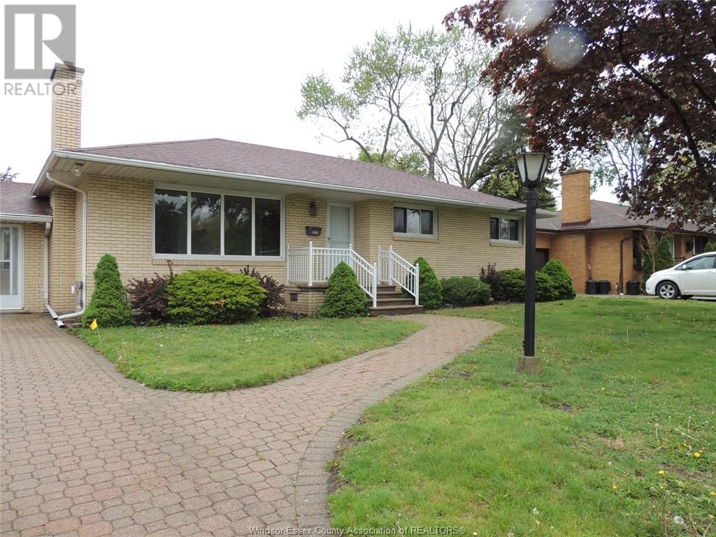 2497 DANDURAND Image 1