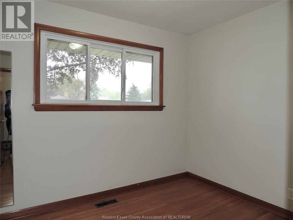 2497 DANDURAND Image 12