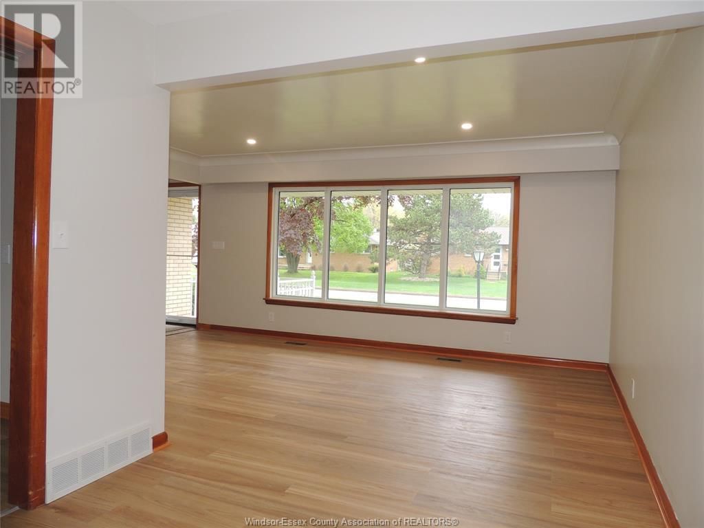 2497 DANDURAND Image 5