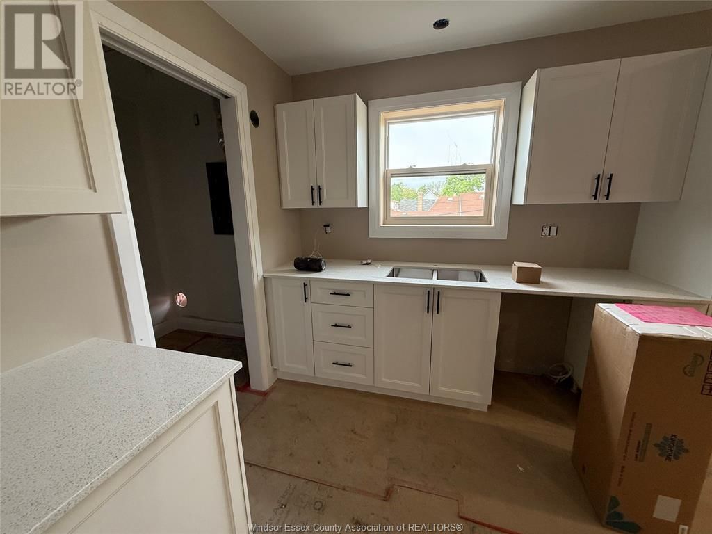 MAIN - 856 UNIVERSITY Image 6