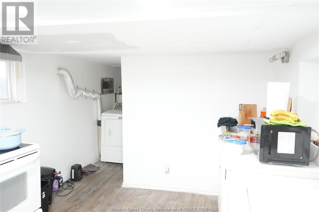 382 LANGLOIS AVENUE Image 21