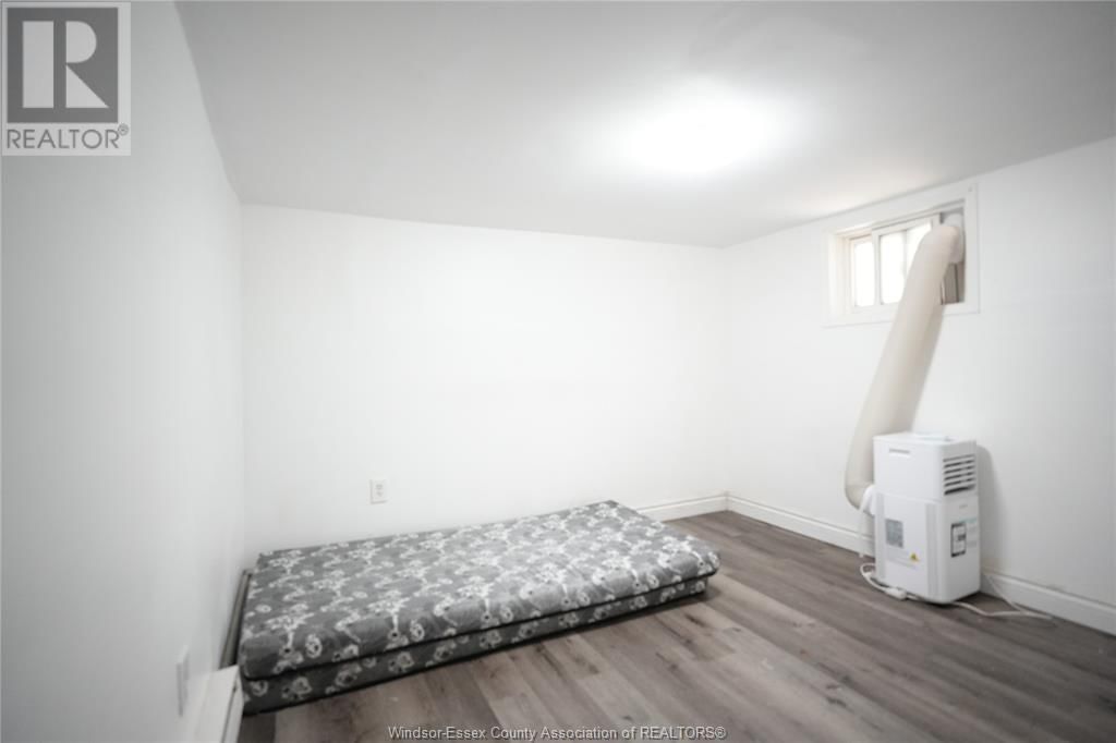 382 LANGLOIS AVENUE Image 22