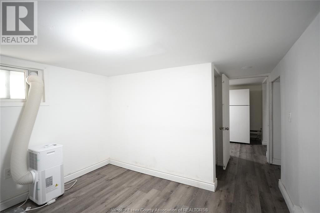 382 LANGLOIS AVENUE Image 23