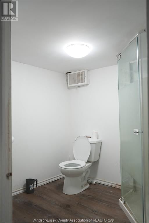 382 LANGLOIS AVENUE Image 24