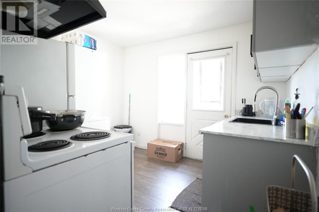382 LANGLOIS AVENUE Image 4