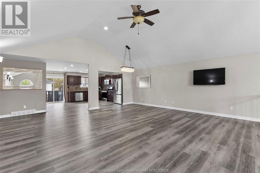 1535 MAPLE AVENUE Image 10