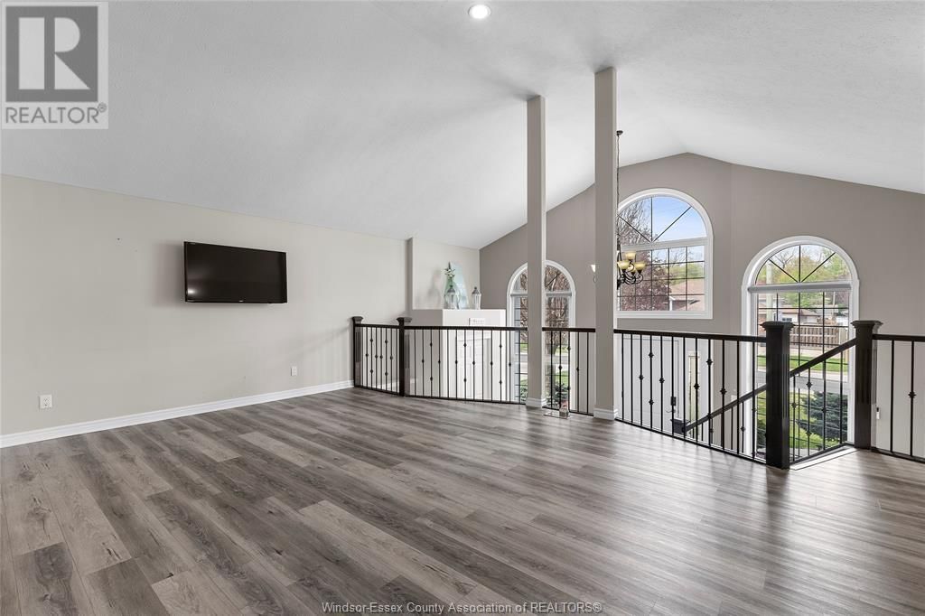 1535 MAPLE AVENUE Image 13