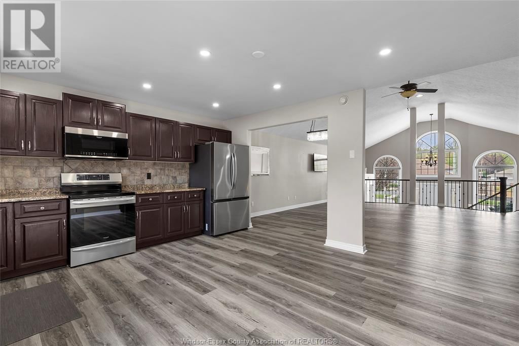 1535 MAPLE AVENUE Image 16