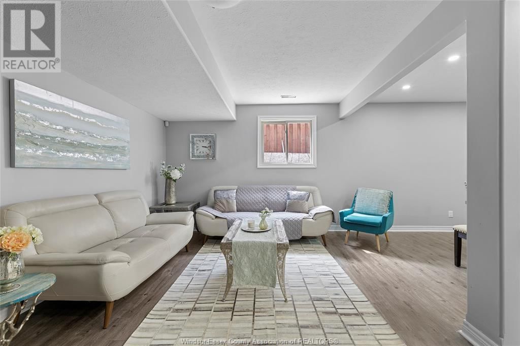 1535 MAPLE AVENUE Image 30