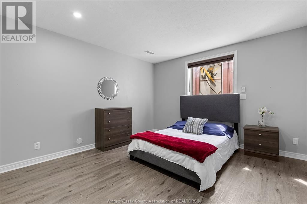 1535 MAPLE AVENUE Image 34