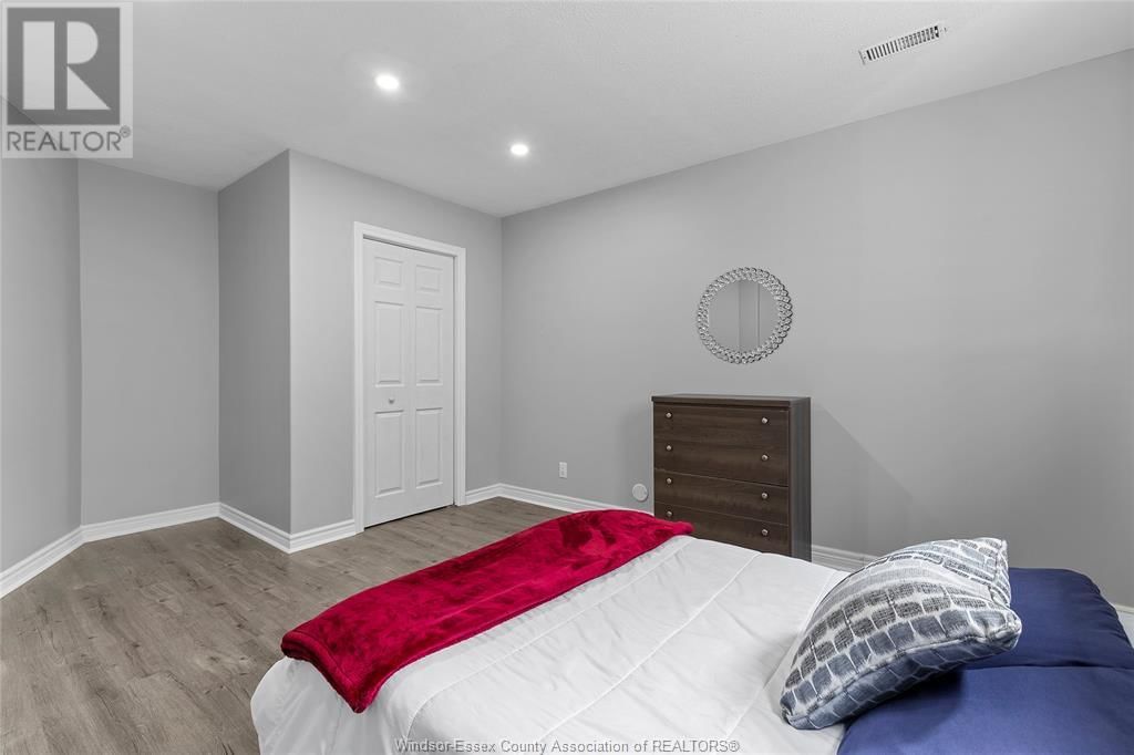 1535 MAPLE AVENUE Image 35