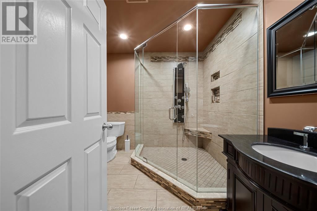 1535 MAPLE AVENUE Image 38
