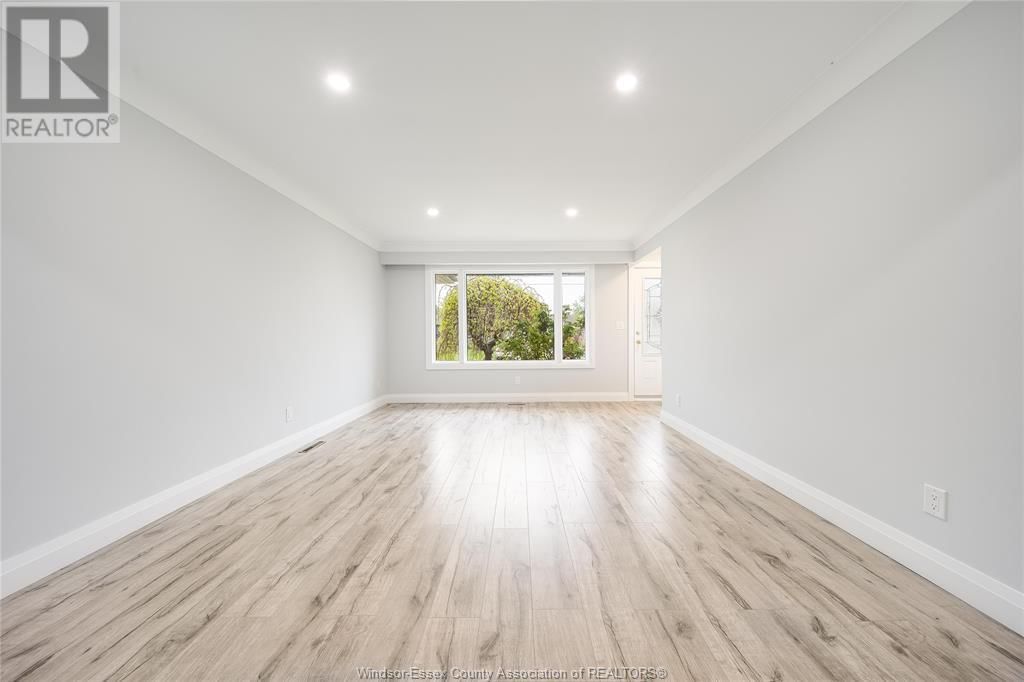 890 WALLACE AVENUE Image 11