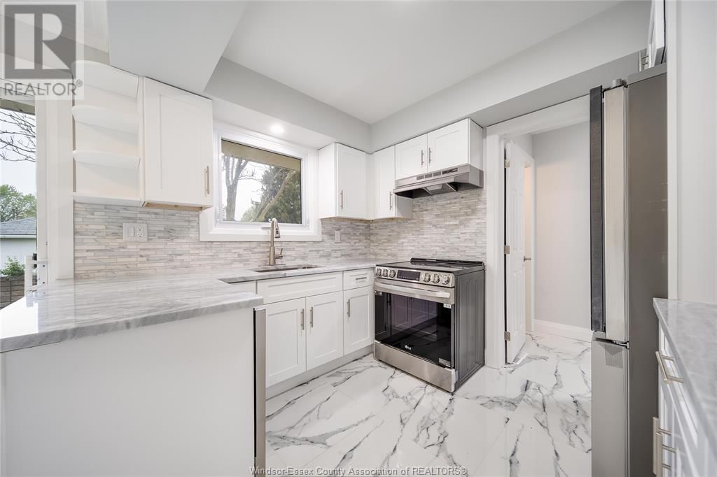 890 WALLACE AVENUE Image 17