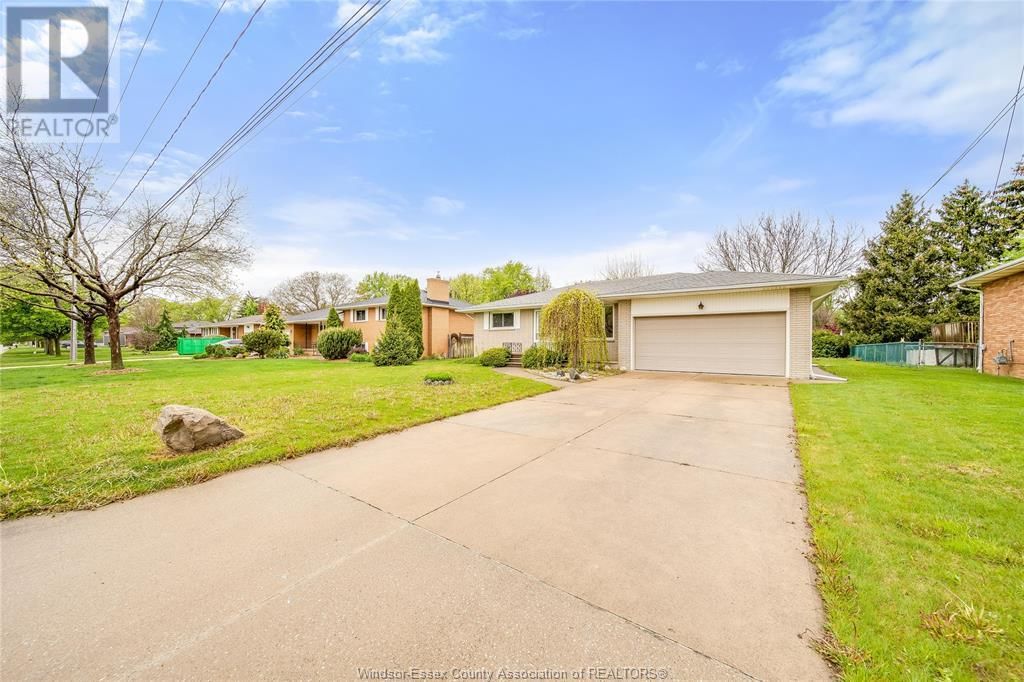 890 WALLACE AVENUE Image 2