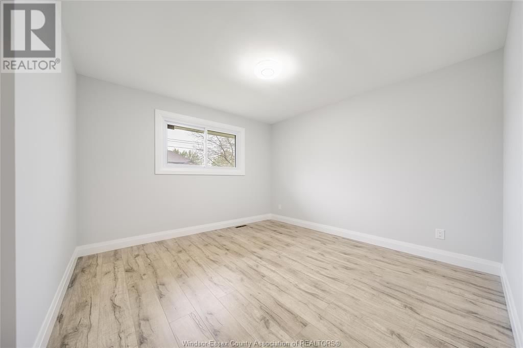 890 WALLACE AVENUE Image 24