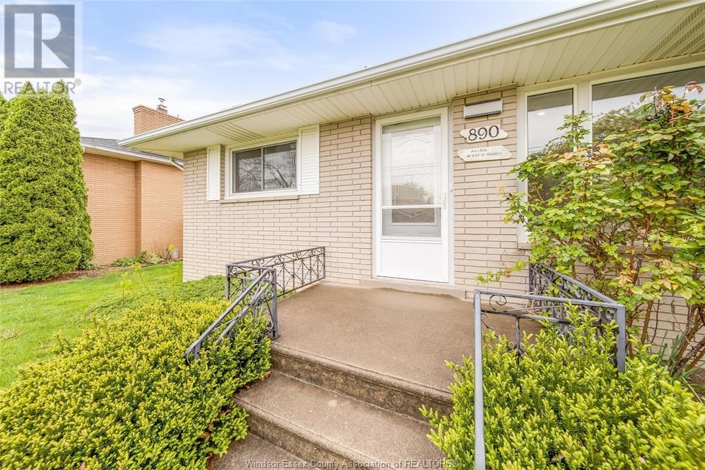 890 WALLACE AVENUE Image 3