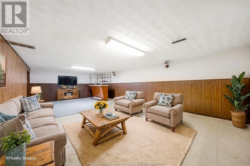890 WALLACE AVENUE Image 36