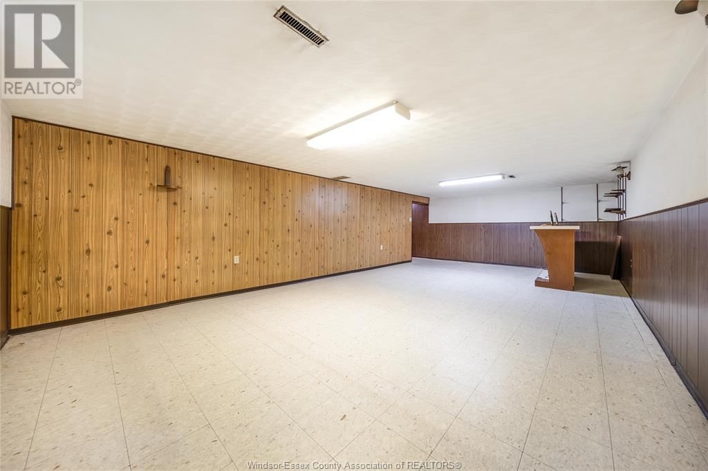 890 WALLACE AVENUE Image 37