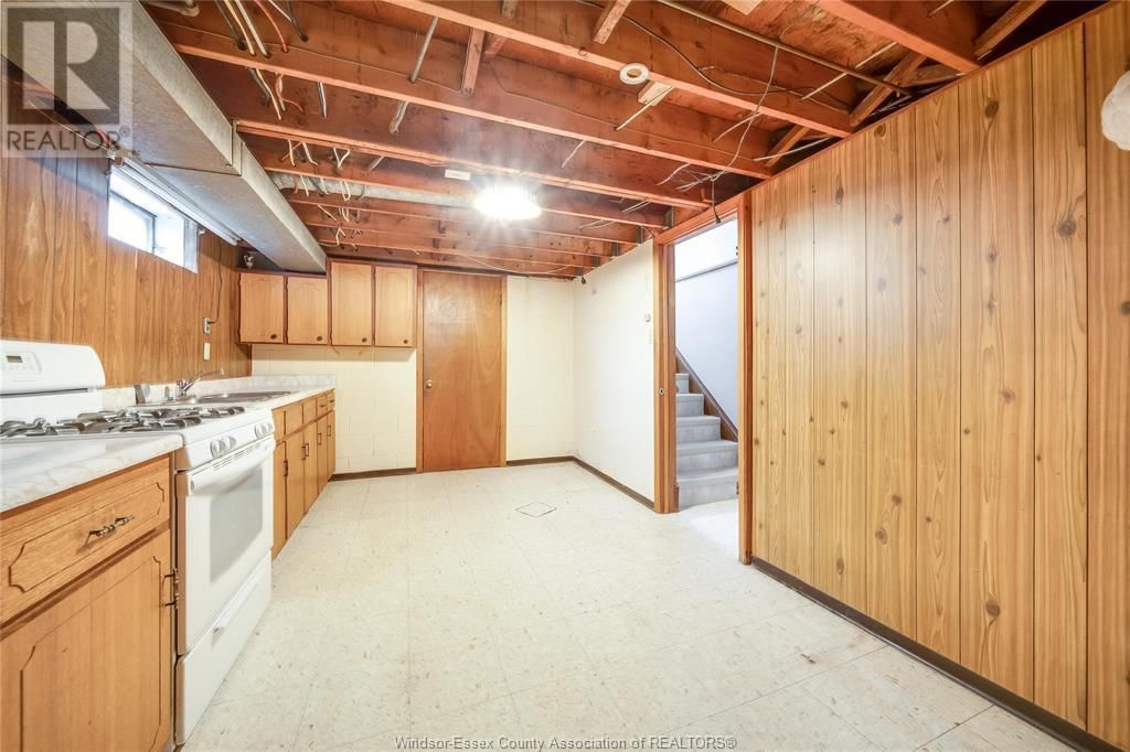 890 WALLACE AVENUE Image 39