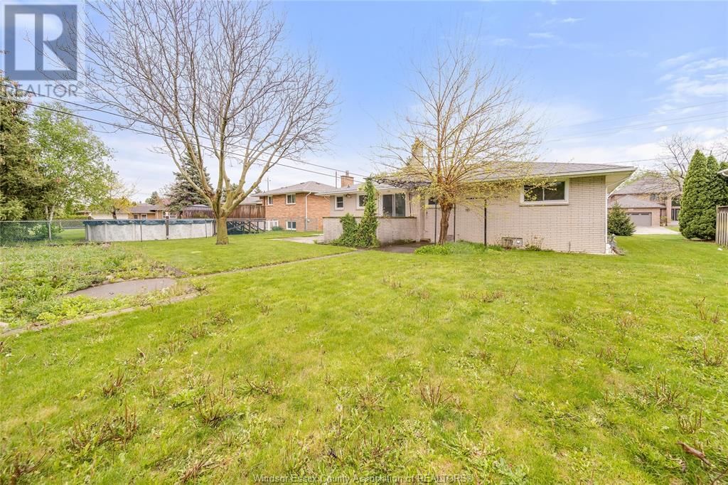 890 WALLACE AVENUE Image 46