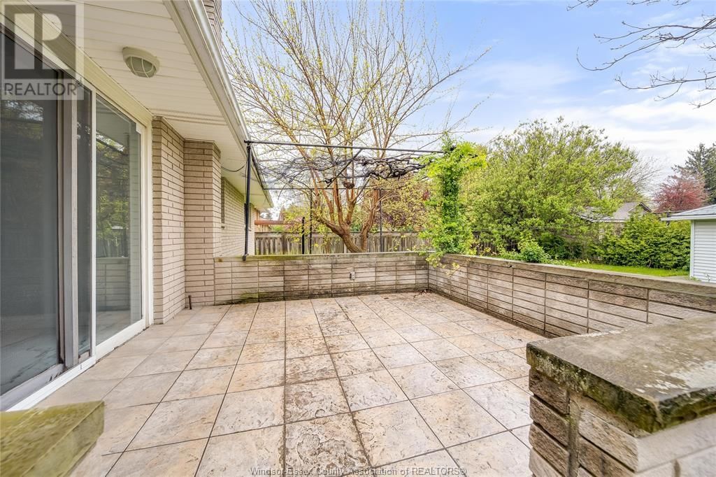 890 WALLACE AVENUE Image 48