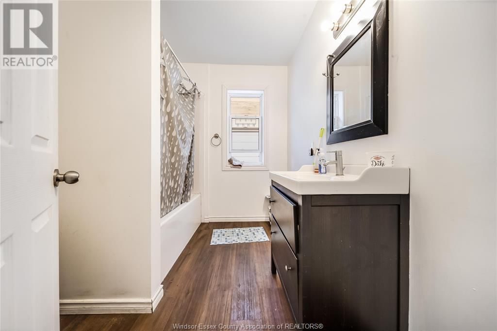 756 BRANT STREET Image 33