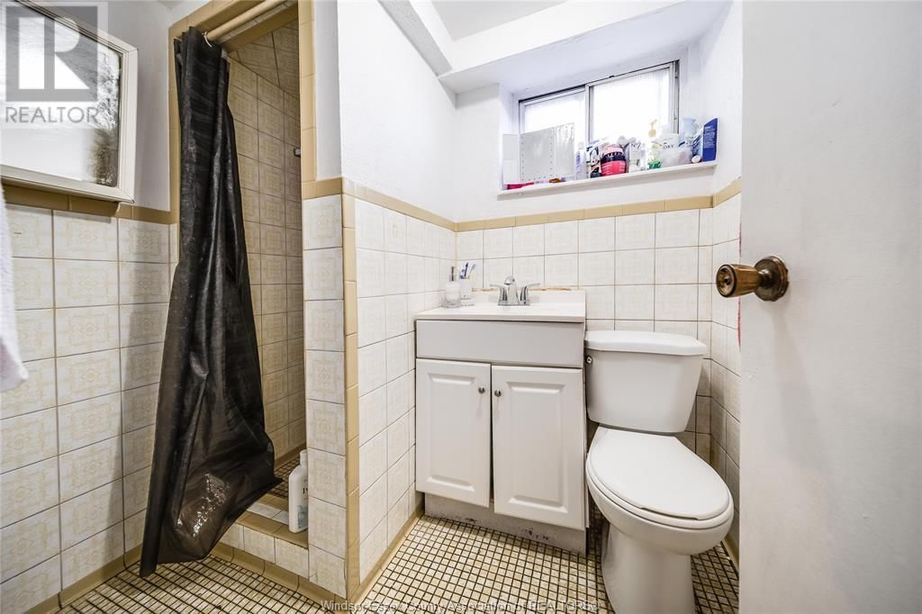 756 BRANT STREET Image 44