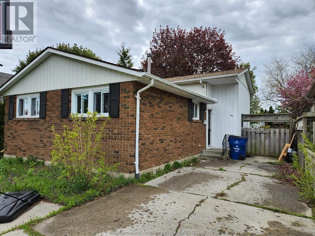 442 MC NAUGHTON AVENUE EAST Image 2