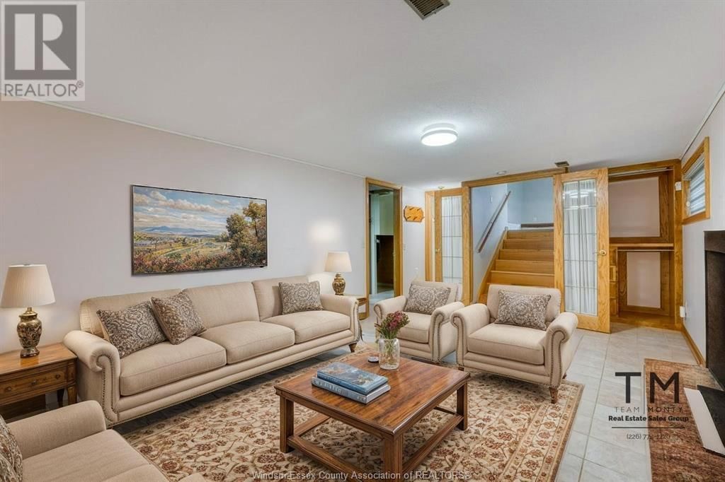 1600 LAURIER DRIVE Image 22