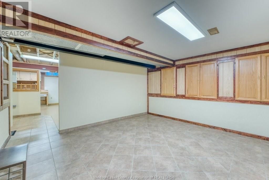 1600 LAURIER DRIVE Image 25