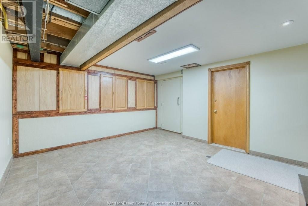 1600 LAURIER DRIVE Image 28
