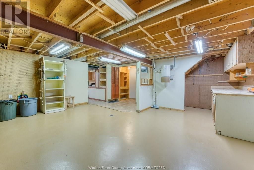 1600 LAURIER DRIVE Image 33